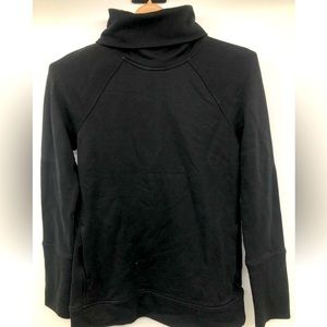 Lululemon BLACK Turtleneck sweatshirt. Warm and cozy. Hip length size 4